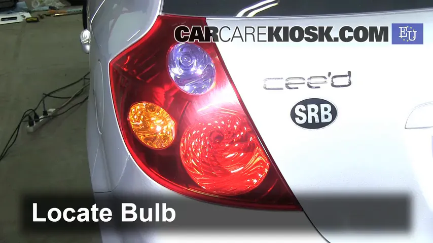 2008 Kia Ceed LX 1.4L 4 Cyl. Lights